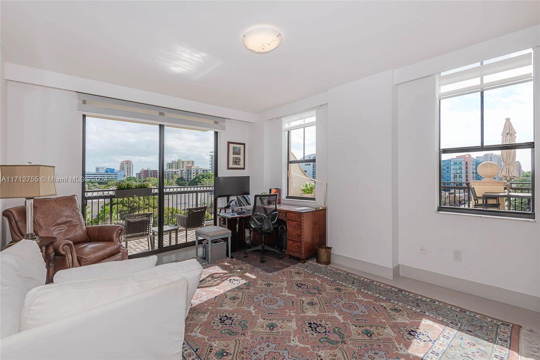 For Sale: $929,000 (2 beds, 2 baths, 1203 Square Feet)