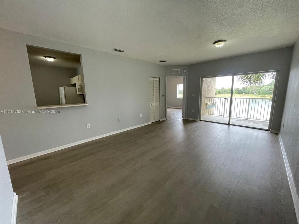 For Rent: $2,197 (3 beds, 2 baths, 999 Square Feet)