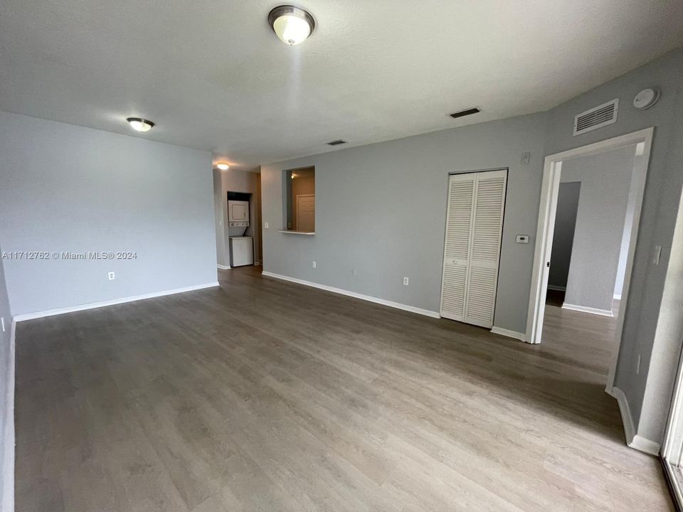 For Rent: $2,197 (3 beds, 2 baths, 999 Square Feet)