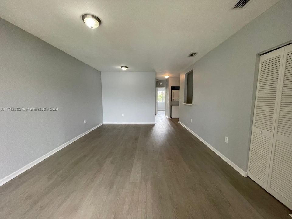 For Rent: $2,197 (3 beds, 2 baths, 999 Square Feet)