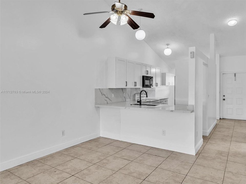 For Rent: $2,800 (2 beds, 2 baths, 1188 Square Feet)