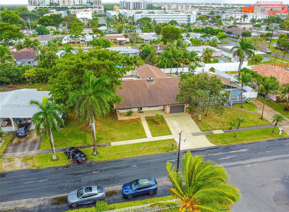 For Sale: $1,199,000 (3 beds, 2 baths, 2505 Square Feet)