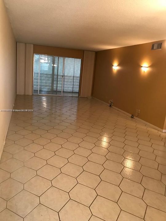 For Rent: $1,900 (2 beds, 2 baths, 1156 Square Feet)