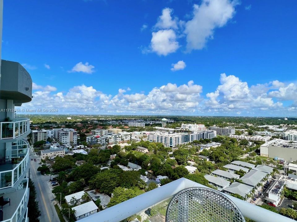 For Sale: $699,999 (2 beds, 2 baths, 1294 Square Feet)