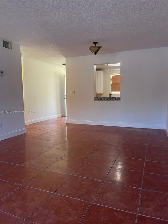 For Sale: $160,000 (2 beds, 2 baths, 959 Square Feet)