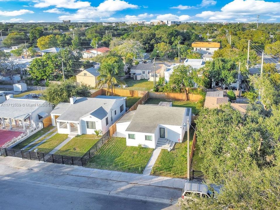 For Sale: $960,000 (3 beds, 3 baths, 1120 Square Feet)