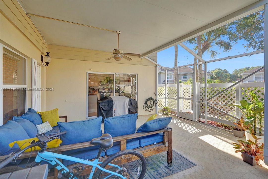 For Sale: $360,000 (2 beds, 2 baths, 1374 Square Feet)