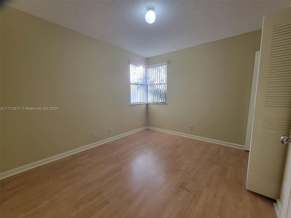 For Rent: $2,200 (2 beds, 2 baths, 950 Square Feet)