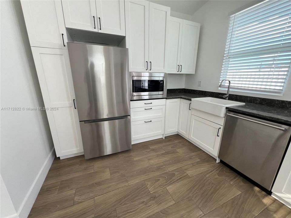 For Rent: $2,600 (2 beds, 2 baths, 1336 Square Feet)