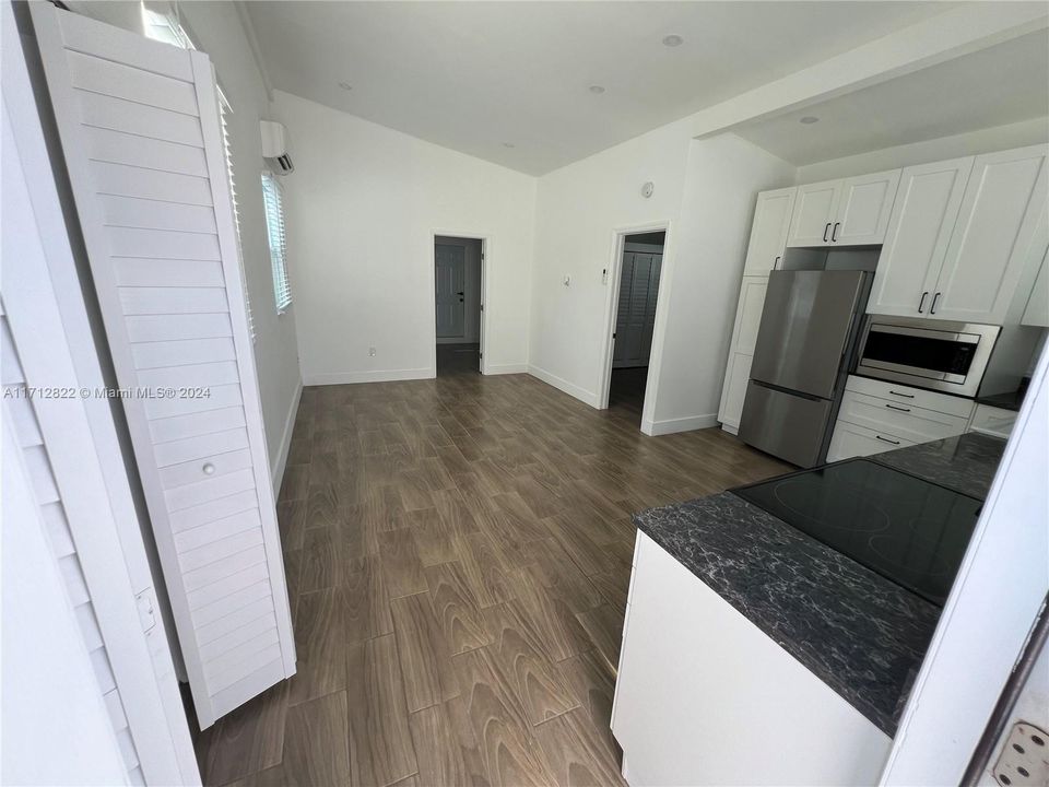 For Rent: $2,600 (2 beds, 2 baths, 1336 Square Feet)