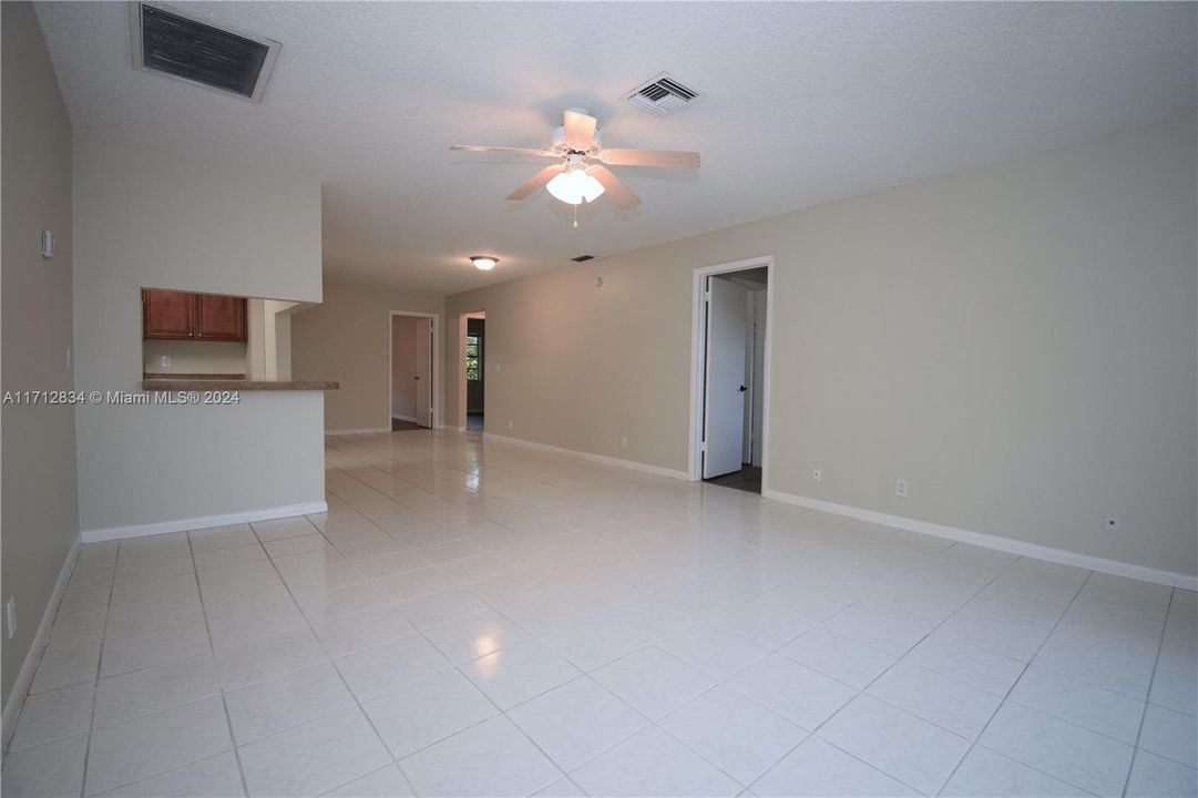 For Rent: $2,750 (3 beds, 2 baths, 1452 Square Feet)