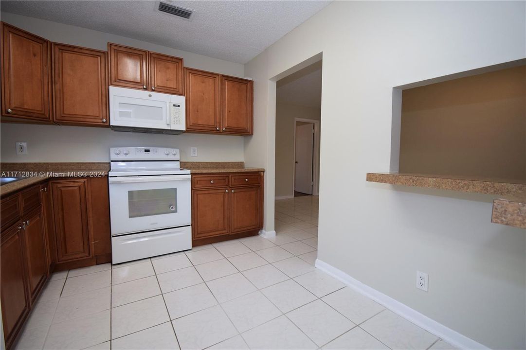 For Rent: $2,750 (3 beds, 2 baths, 1452 Square Feet)