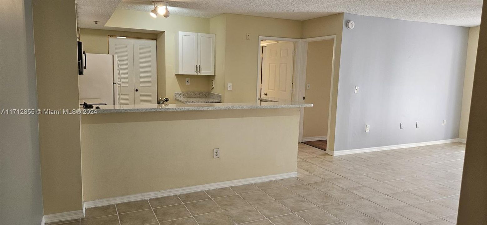 For Rent: $2,275 (2 beds, 2 baths, 1112 Square Feet)