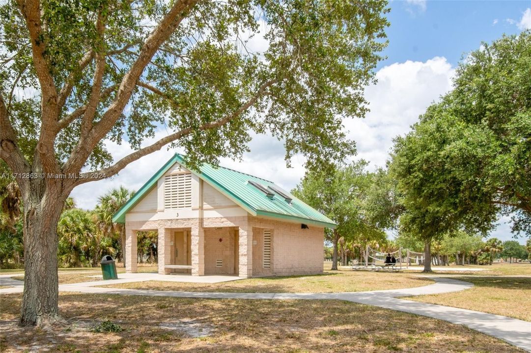 For Sale: $300,000 (3 beds, 2 baths, 1693 Square Feet)