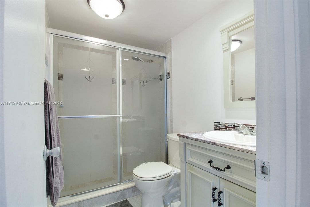 For Sale: $275,000 (2 beds, 2 baths, 1064 Square Feet)