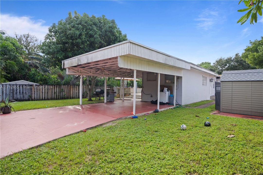 For Sale: $610,000 (3 beds, 2 baths, 1830 Square Feet)