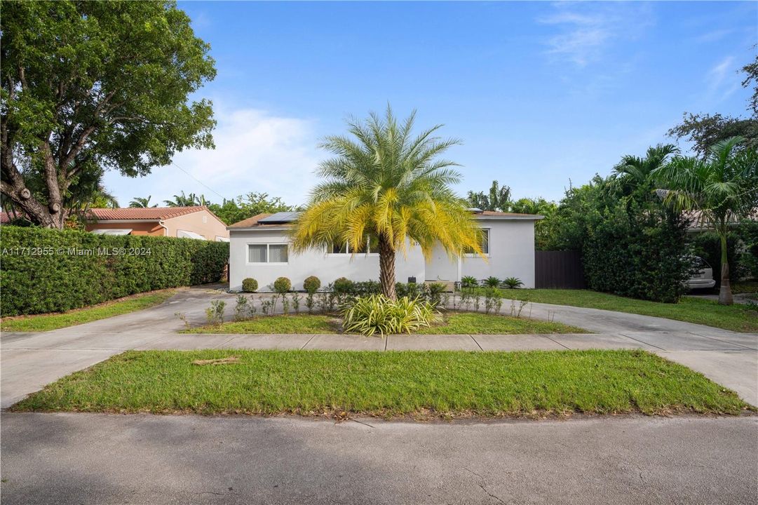 For Sale: $610,000 (3 beds, 2 baths, 1830 Square Feet)