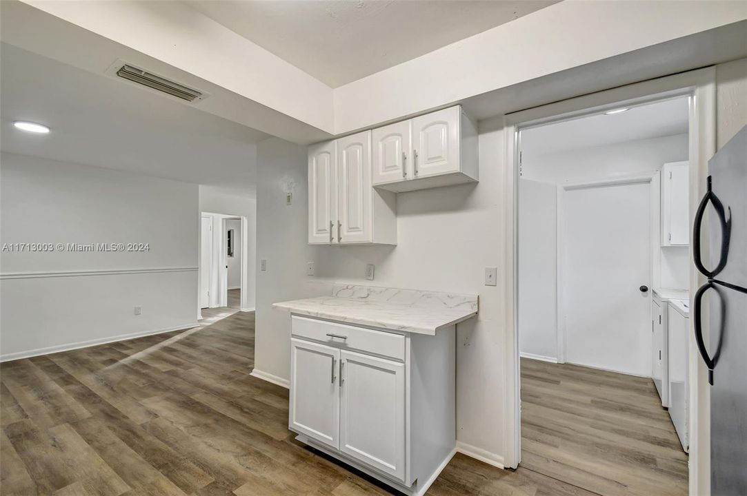 For Sale: $375,000 (3 beds, 2 baths, 1125 Square Feet)