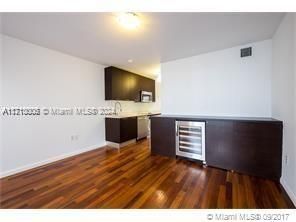 For Sale: $240,000 (1 beds, 1 baths, 425 Square Feet)