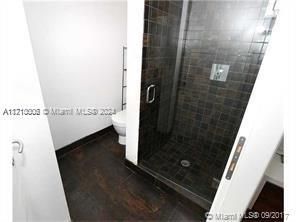 For Sale: $240,000 (1 beds, 1 baths, 425 Square Feet)