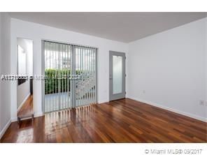 For Sale: $240,000 (1 beds, 1 baths, 425 Square Feet)