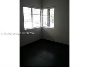 For Sale: $290,000 (1 beds, 1 baths, 528 Square Feet)