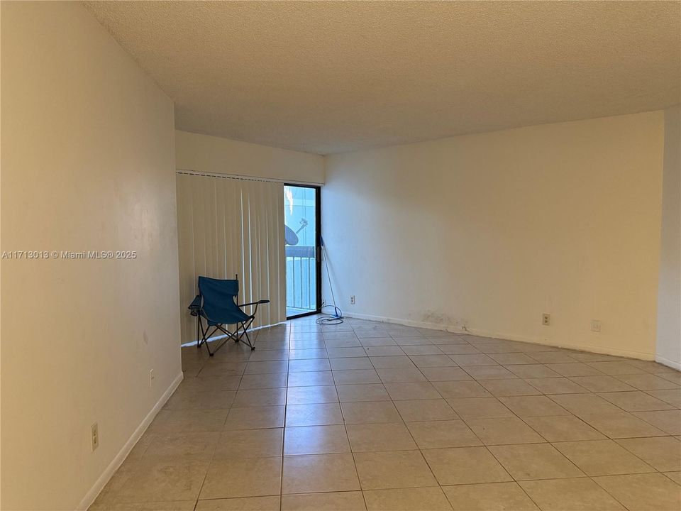 For Rent: $1,900 (2 beds, 2 baths, 1030 Square Feet)