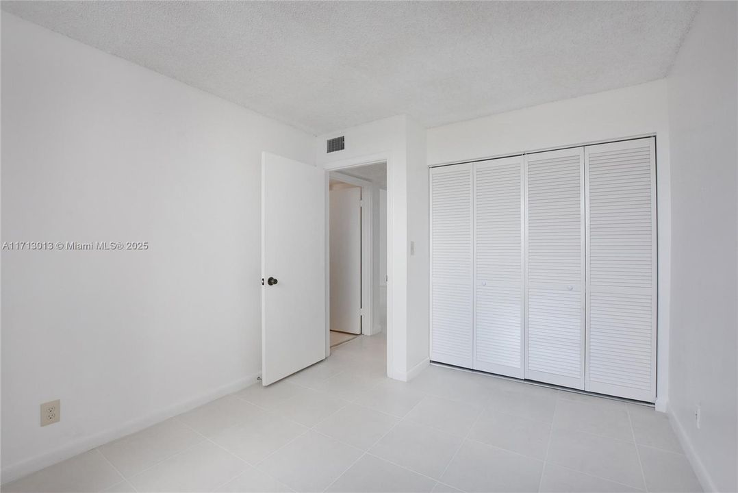 For Rent: $1,900 (2 beds, 2 baths, 1030 Square Feet)