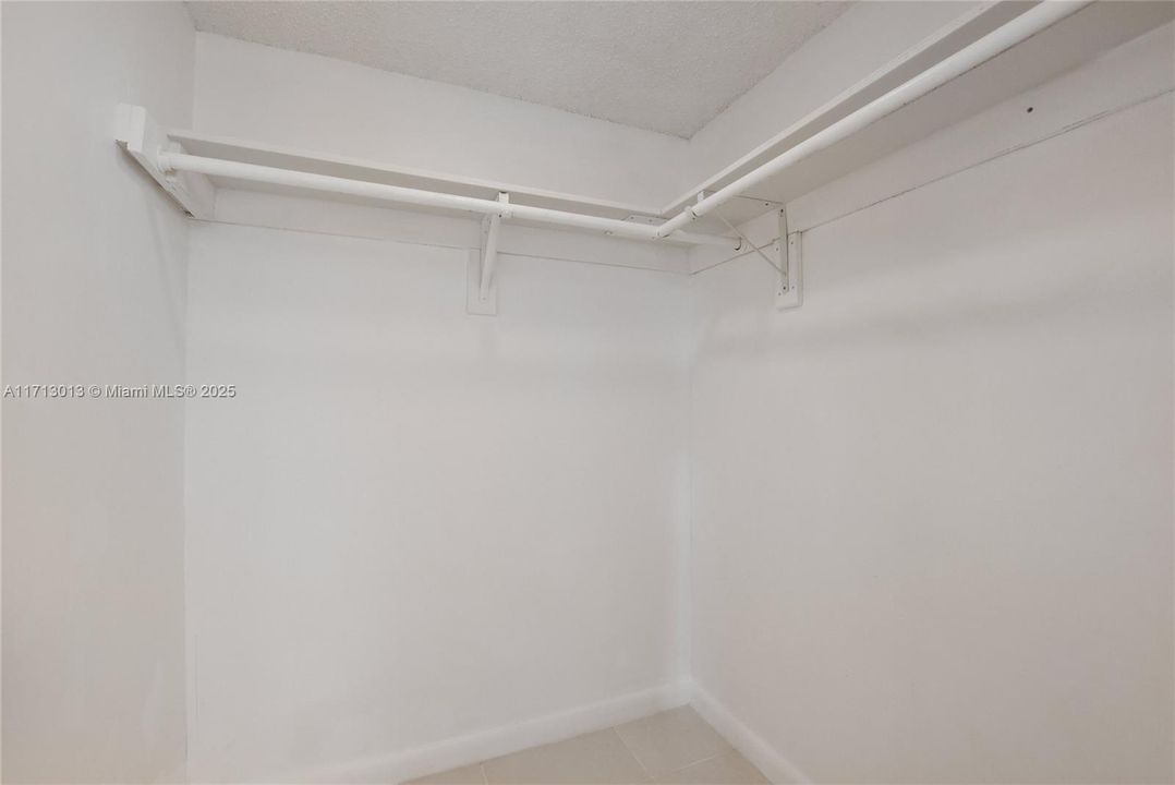 For Rent: $1,900 (2 beds, 2 baths, 1030 Square Feet)