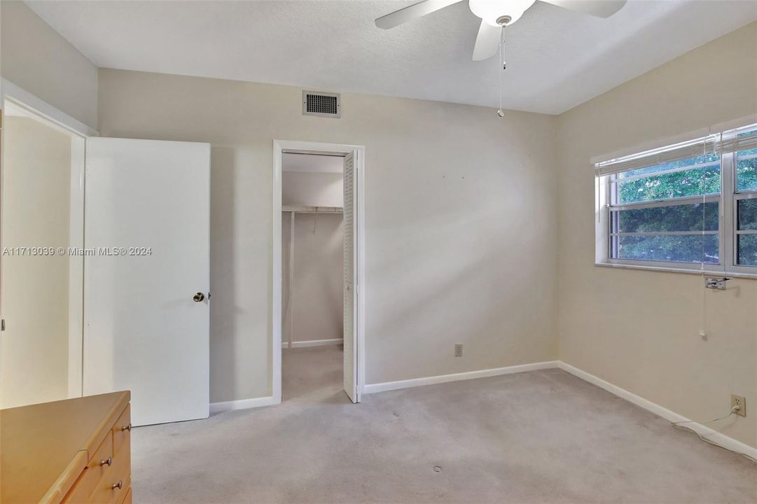 For Sale: $135,000 (2 beds, 2 baths, 1242 Square Feet)