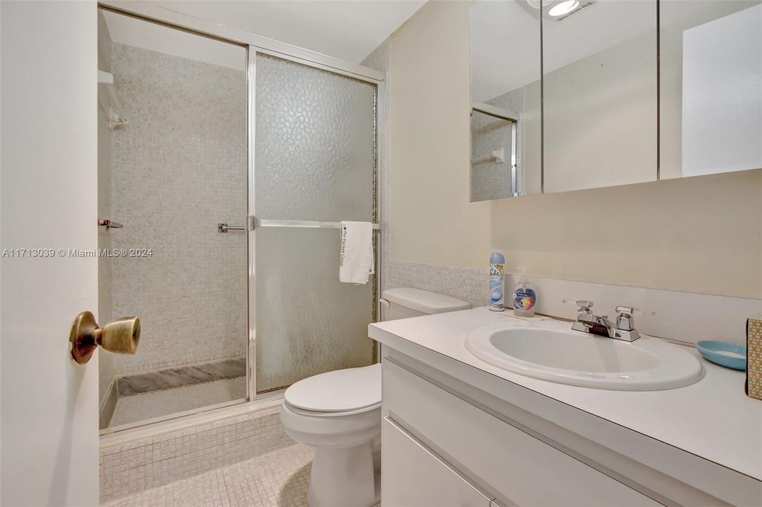 For Sale: $135,000 (2 beds, 2 baths, 1242 Square Feet)