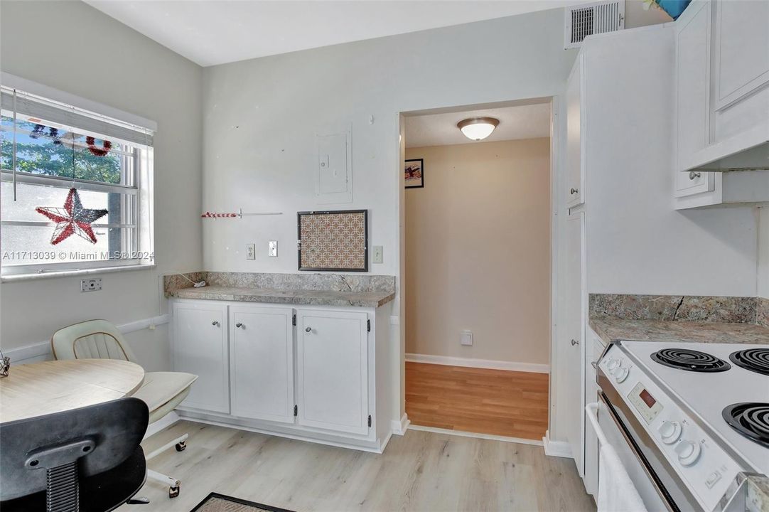 For Sale: $135,000 (2 beds, 2 baths, 1242 Square Feet)