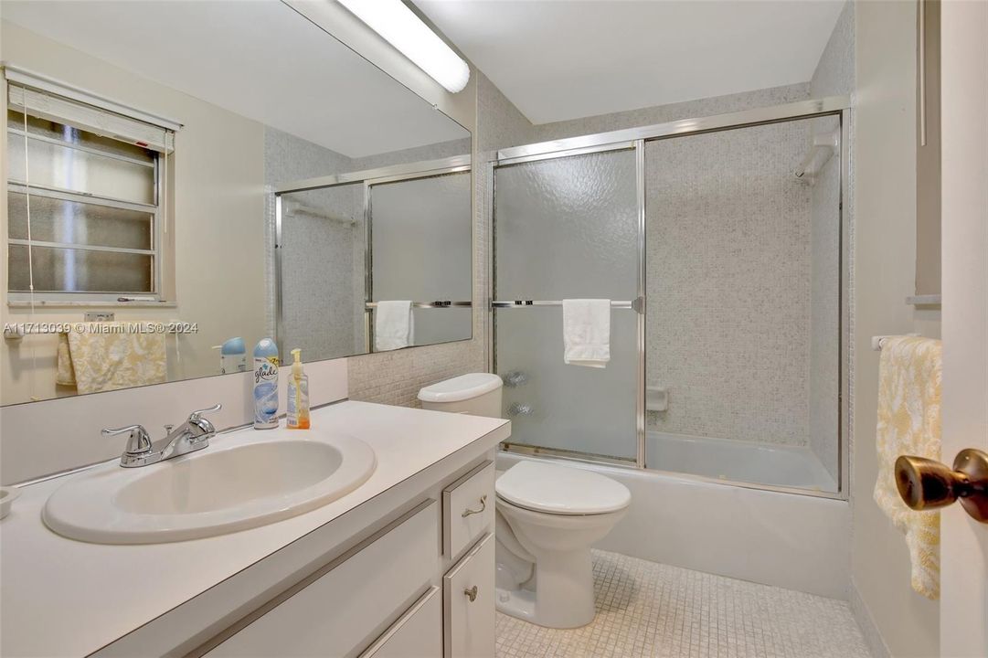 For Sale: $135,000 (2 beds, 2 baths, 1242 Square Feet)