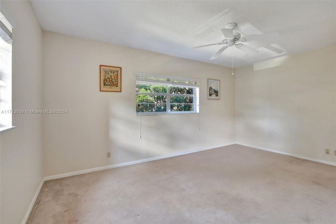 For Sale: $135,000 (2 beds, 2 baths, 1242 Square Feet)