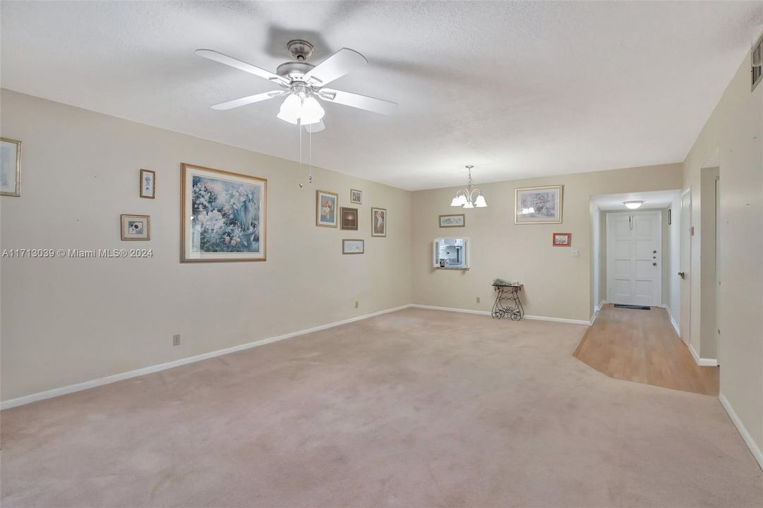 For Sale: $135,000 (2 beds, 2 baths, 1242 Square Feet)