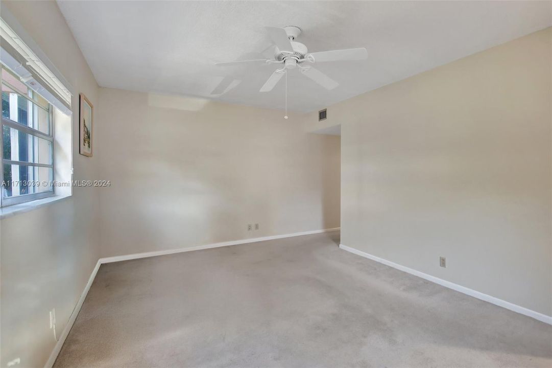 For Sale: $135,000 (2 beds, 2 baths, 1242 Square Feet)