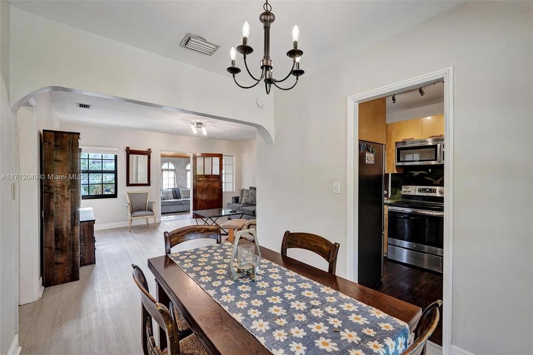 For Sale: $675,000 (3 beds, 2 baths, 1230 Square Feet)