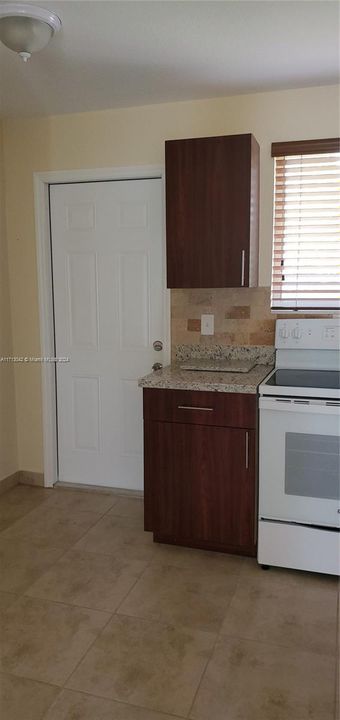 For Rent: $2,500 (2 beds, 2 baths, 3276 Square Feet)