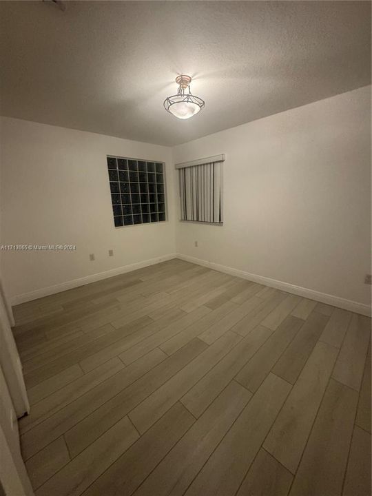 For Rent: $3,950 (4 beds, 2 baths, 2366 Square Feet)