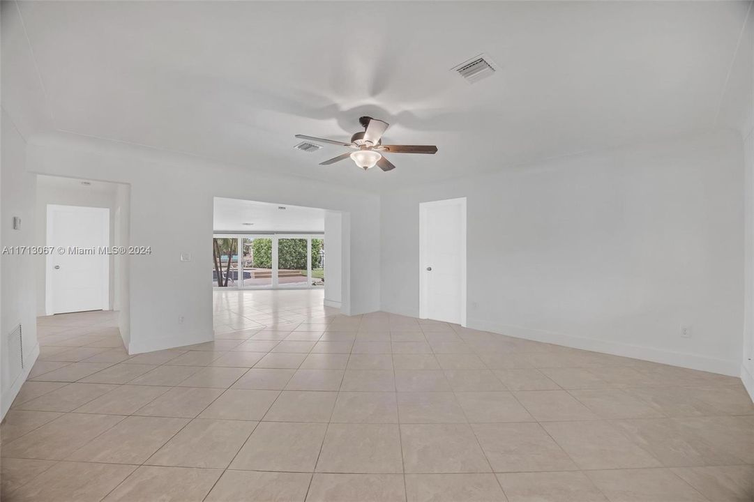 For Sale: $899,900 (2 beds, 2 baths, 1288 Square Feet)