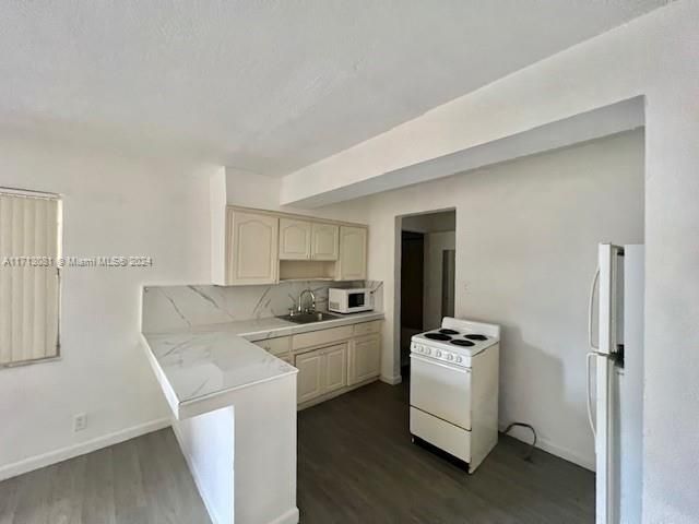 For Rent: $1,750 (1 beds, 1 baths, 600 Square Feet)