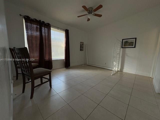 For Rent: $2,400 (2 beds, 2 baths, 984 Square Feet)