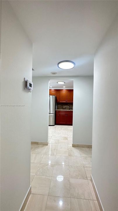 For Sale: $310,000 (1 beds, 1 baths, 828 Square Feet)