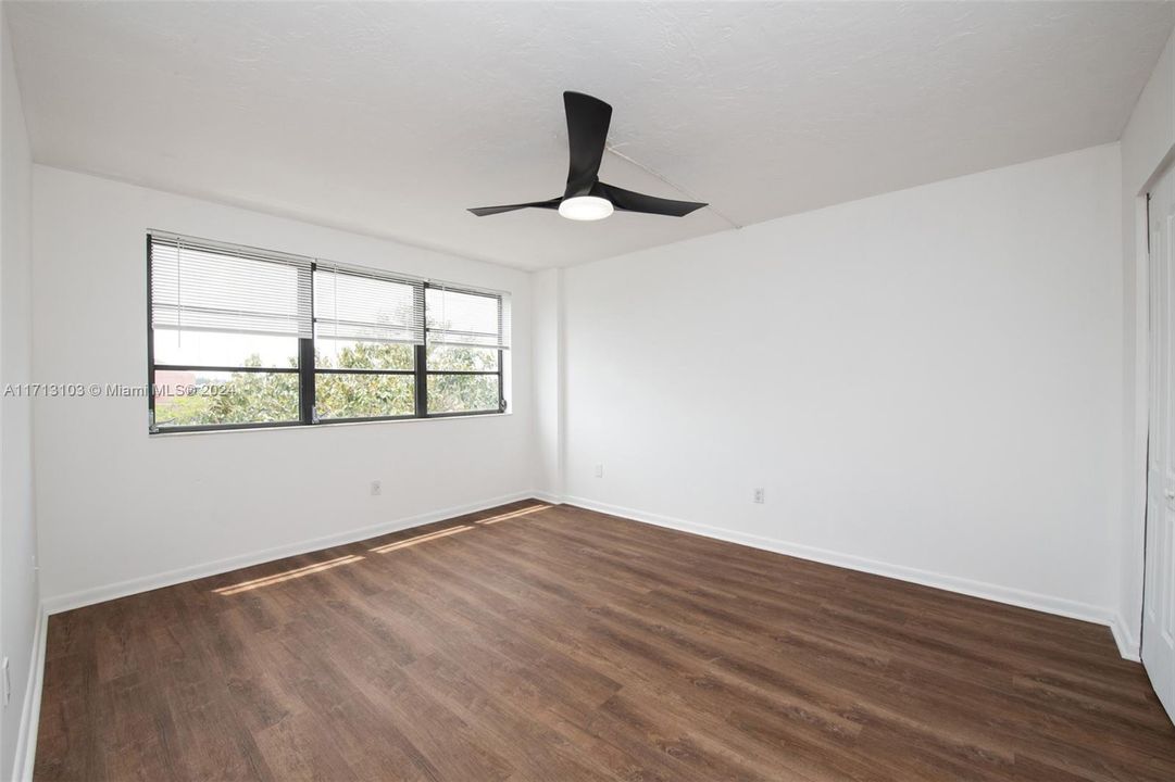 For Sale: $320,000 (2 beds, 2 baths, 1586 Square Feet)