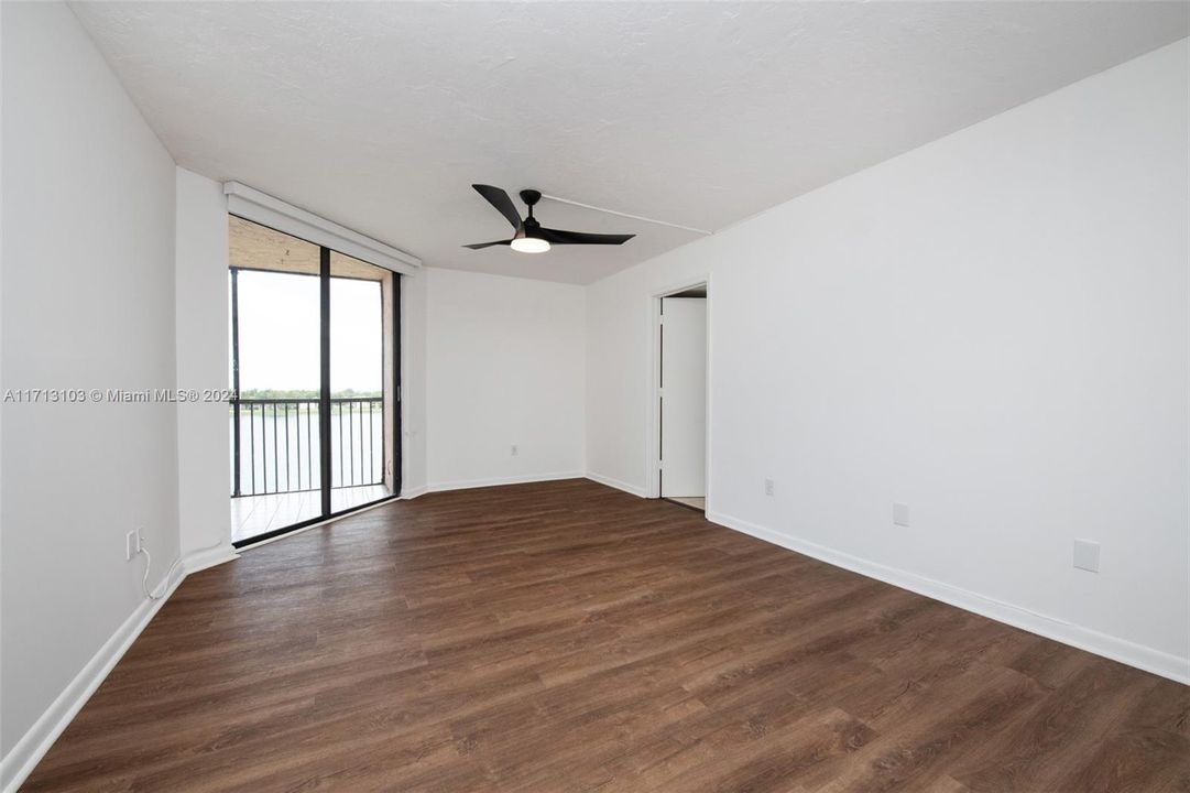 For Sale: $320,000 (2 beds, 2 baths, 1586 Square Feet)