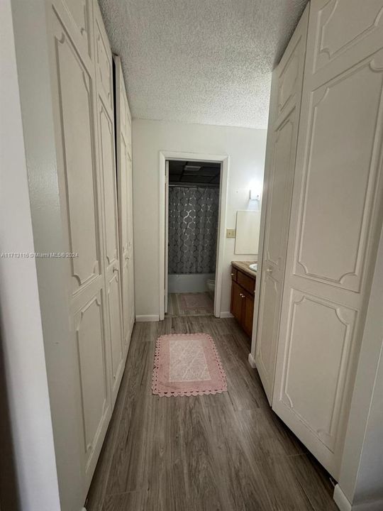 For Rent: $1,600 (1 beds, 1 baths, 800 Square Feet)