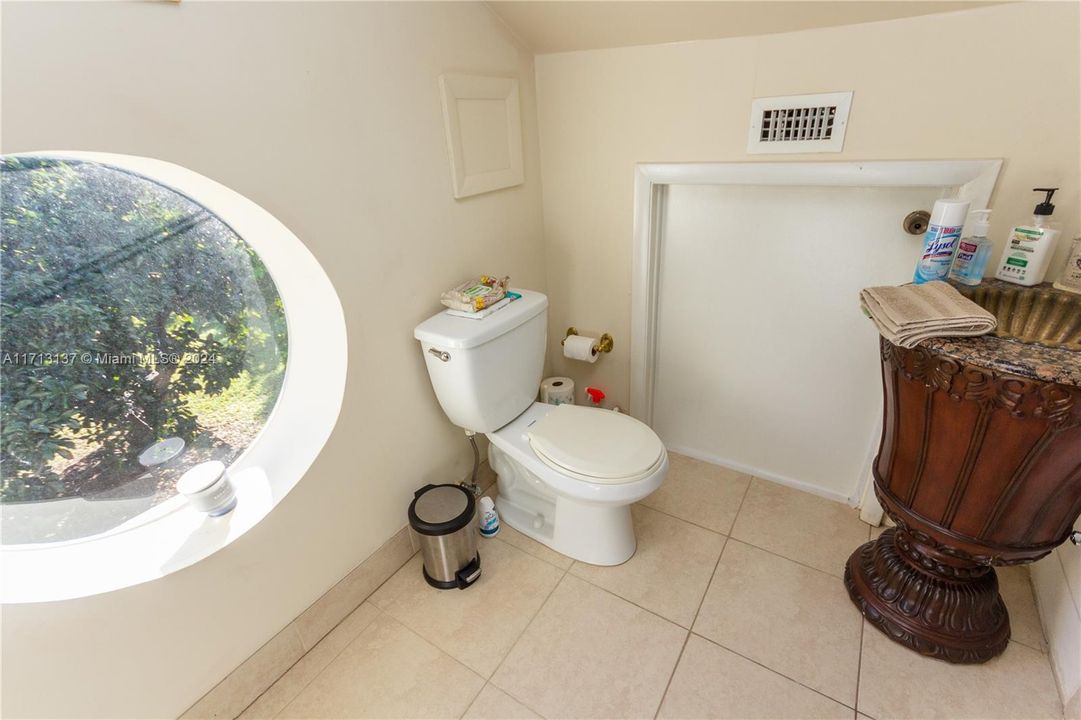 ATTIC 1/2 BATHROOM