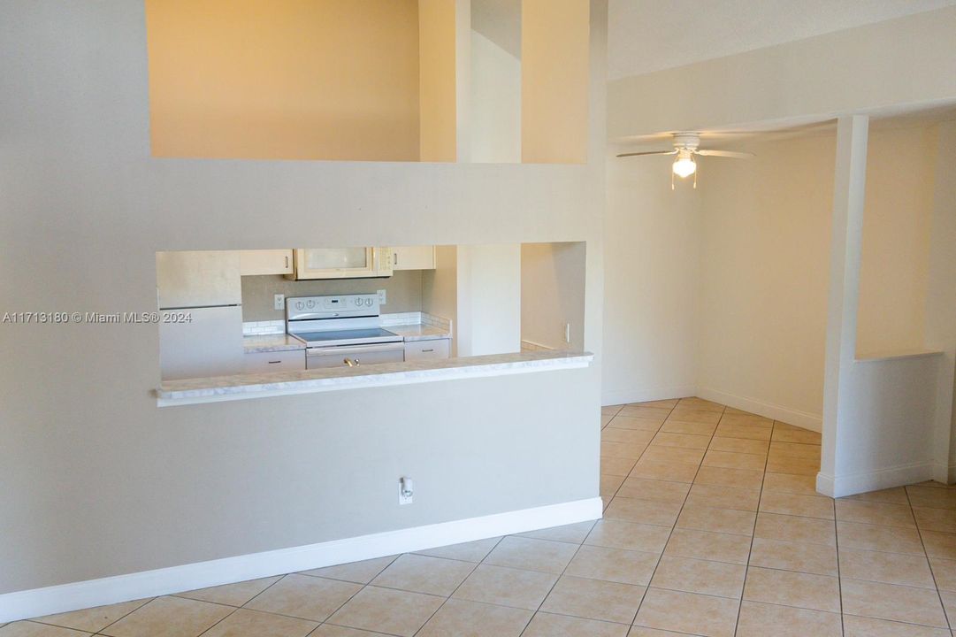 For Rent: $2,200 (2 beds, 2 baths, 1084 Square Feet)