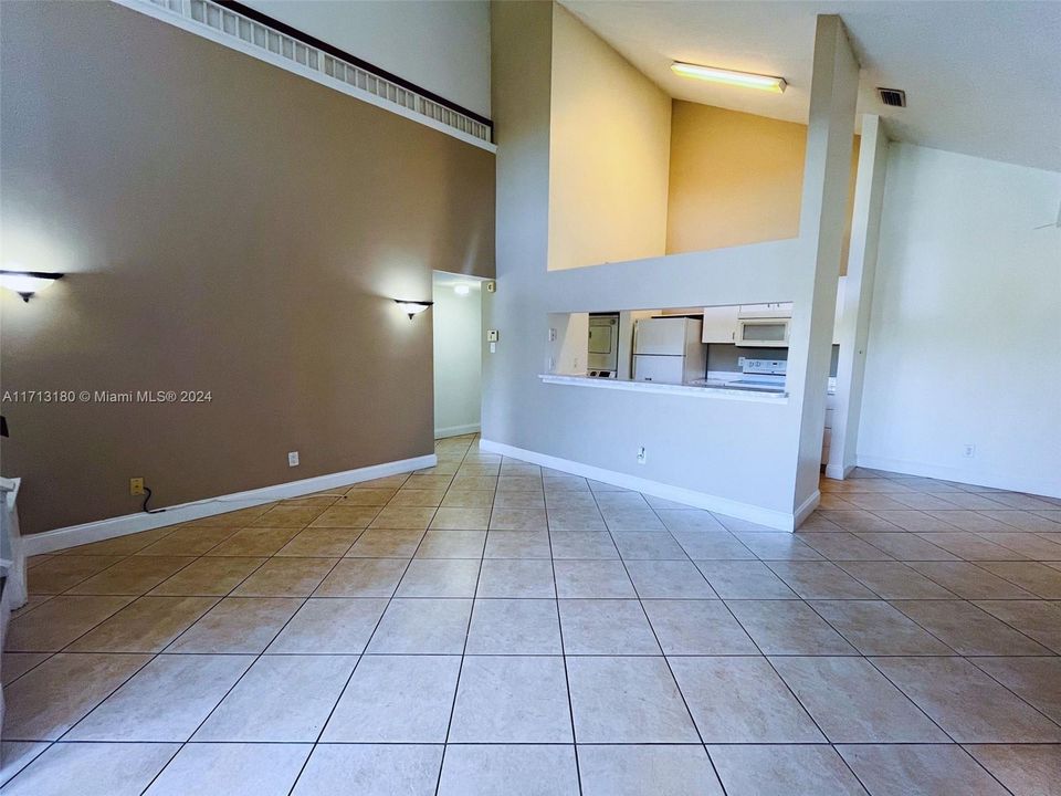 For Rent: $2,200 (2 beds, 2 baths, 1084 Square Feet)