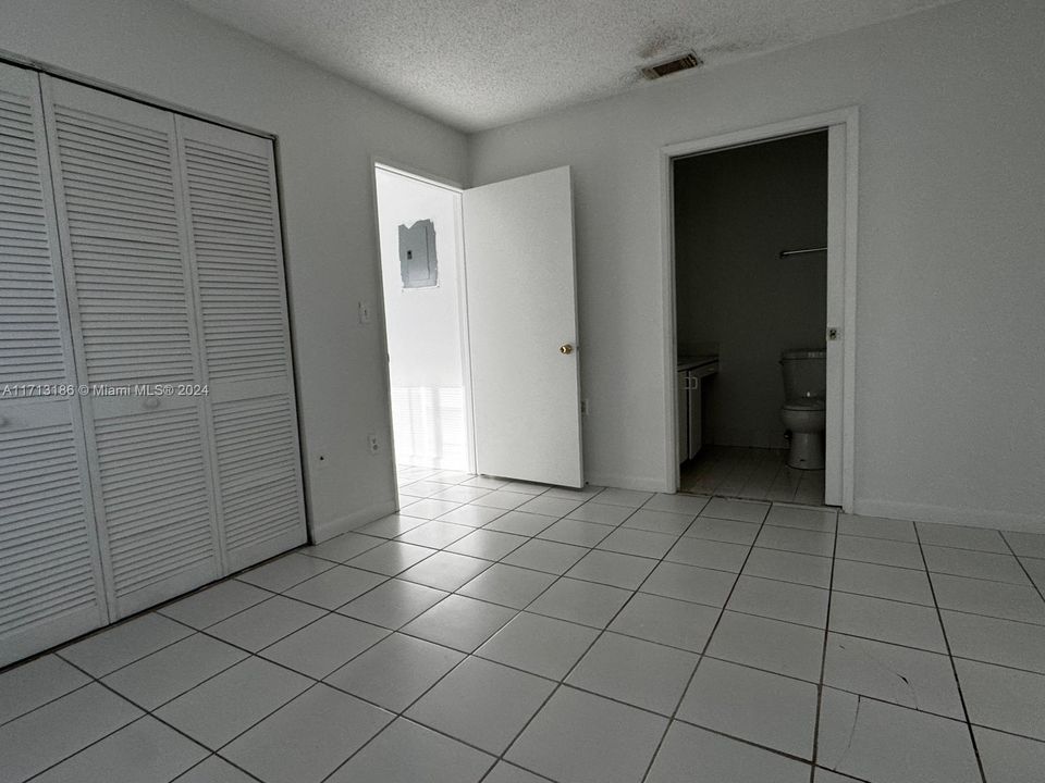 For Rent: $2,200 (2 beds, 2 baths, 800 Square Feet)